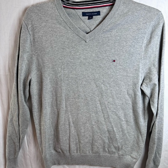 Tommy Hilfiger Light Gray V-Neck Sweater - Picture 5 of 8